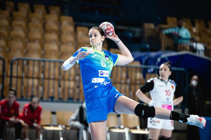 slovenska ženska rokometna reprezentanca, Slovenija : Severna Makedonija | Ana Gros je dosegla deset zadetkov. | Foto Blaž Weindorfer/Sportida