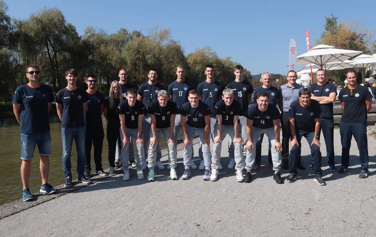 ACH Volley | ACH Volley v novo sezono vstopa z zgolj enim tujcem. "Verjetno s tem tudi nekoliko tvegamo, a verjamem, da bo kombinacija starejših in mlajših slovenskih igralcev obrodila sadove." | Foto www.alesfevzer.com