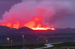 Na Islandiji znova izbruhnil vulkan #video