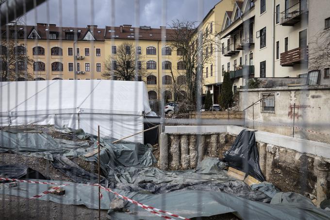 Arheološke raziskave na približno 600 kvadratnih metrih je izvajal Center za preventivno arheologijo Zavoda za varstvo kulturne dediščine Slovenije. | Foto: Bojan Puhek