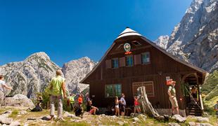 Češka koča na Spodnjih Ravneh (1542 m)