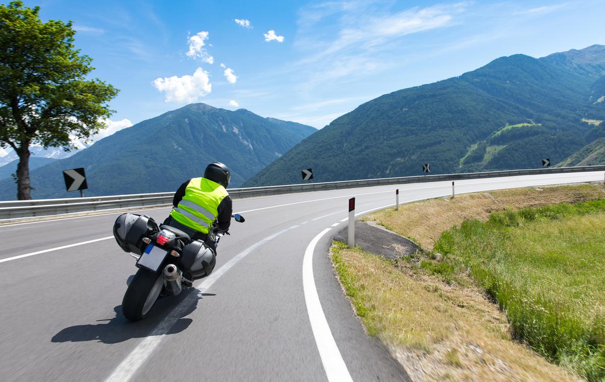 motoristi | Aktualne podatke o prometni varnosti v povezavi s hitrostjo in varnostjo voznikov motornih vozil ter pomen prometne preventive in vzgoje mladine bodo predstavniki policije in agencije predstavili v torkovi izjavi za medije pred stavbo ob poligonu centra varne vožnje v Murski Soboti. | Foto Getty Images