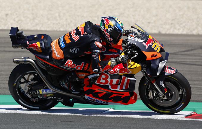 Brad Binder (KTM) je prejel kazen in iz tretjega zdrsnil na četrto mesto.  | Foto: Reuters