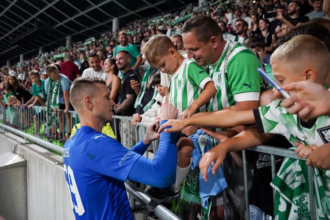 V Stožicah se je zbralo več kot 12.000 navijačev. | Foto: Filip Barbalić/www.alesfevzer.com