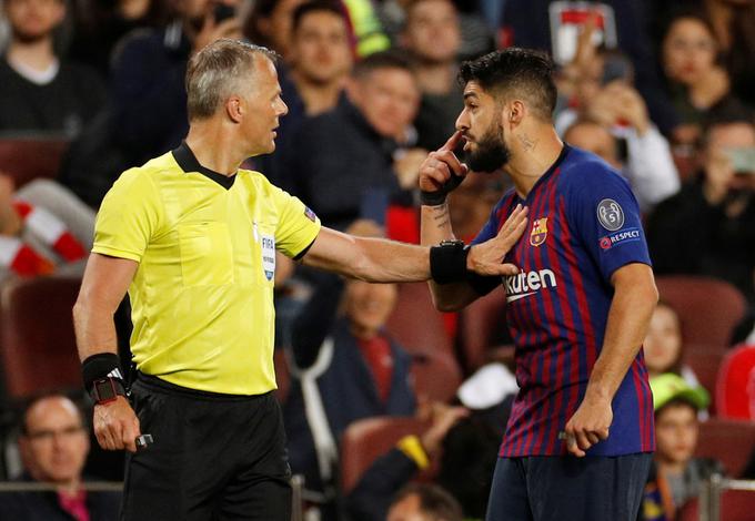 Bo imel Luis Suarez tudi danes za veliko povedati sodniku? Danes bo sodil Turek Cüneyt Cakir. | Foto: Reuters