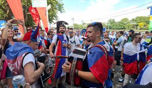 V Frankfurtu harmonika in "šalalalala, Sloooooovenija!" #video