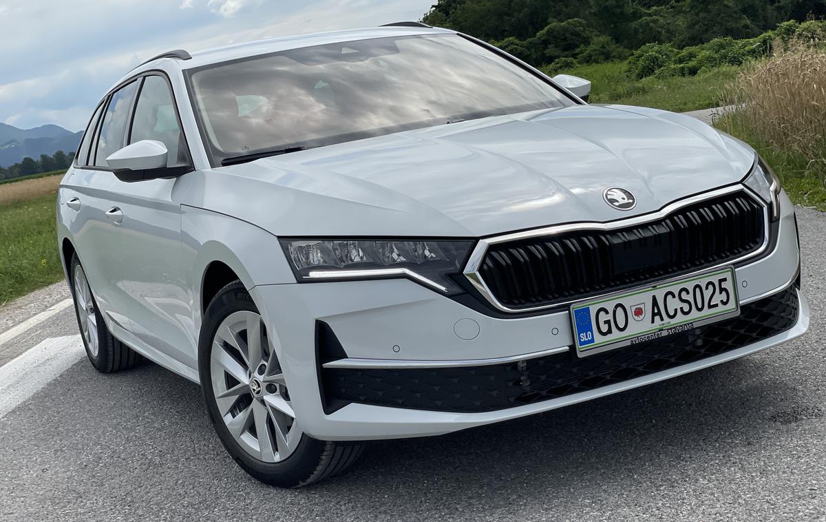 Škoda octavia | Škoda octavia je dobila nekaj popravkov, s katerimi bo poskušala ostati v samem vrhu svojega prodajnega segmenta. V Sloveniji sodi celo v sam vrh najbolje prodajanih avtomobilov. | Foto Gregor Pavšič