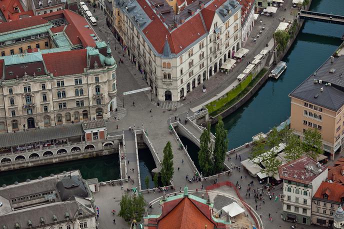 Tromostovje | Velike zasluge za rast števila lokacij v slovenski prestolnici, kjer lahko zapravimo bitcoine, ima sodelovanje ljubljanskih trgovin in butikov s podjetjem GoCrypto (prej Eligma). | Foto Matej Povše