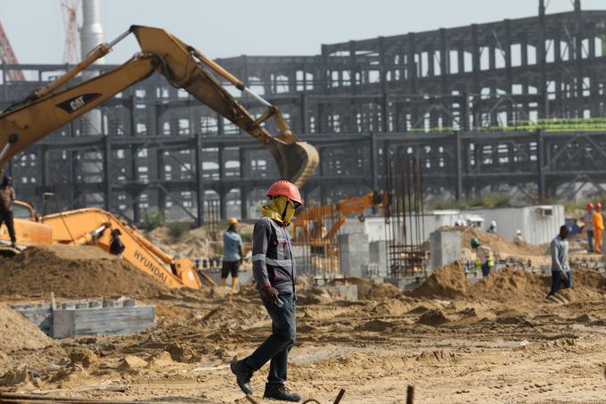 Nova rafinerija v bližini Lagosa naj bi rešila nigerijske težave s pomanjkanjem goriv. | Foto: Reuters