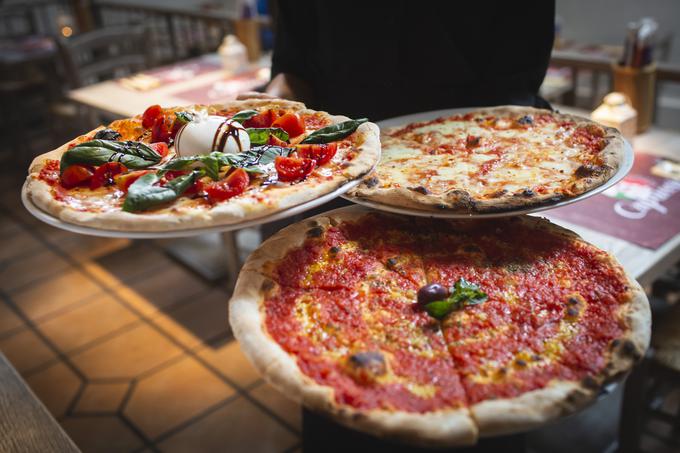 Poleg klasičnih pic bodo ponujali še zaprte pice (calzone), zvite pice (filoncino), pa tudi  italijanske domače testenine. | Foto: Bojan Puhek