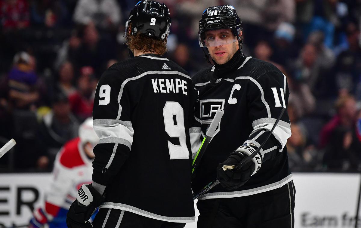 Anže Kopitar Los Angeles Kings | Anže Kopitar se je s soigralci razveselil zmage. | Foto Reuters