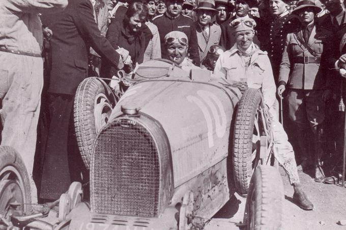 Albert Divo za volanom bugattija po zmagi na dirki Targa Florio. | Foto: Bugatti