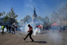 protesti Pariz