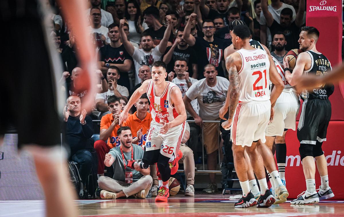 Nemanja Nedović | Nemanja Nedović je bil trn v peti obrambe Partizana. | Foto ABA League j.t.d./Dragana Stjepanovic