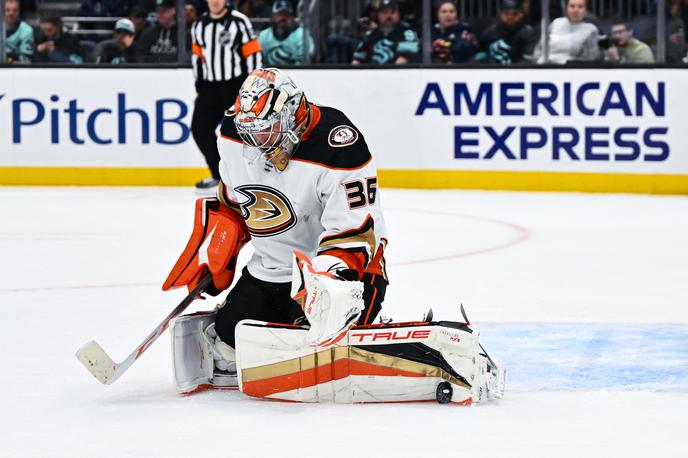 John Gibson | Eden od junakov tekme je bil tudi vratar John Gibson. | Foto Reuters