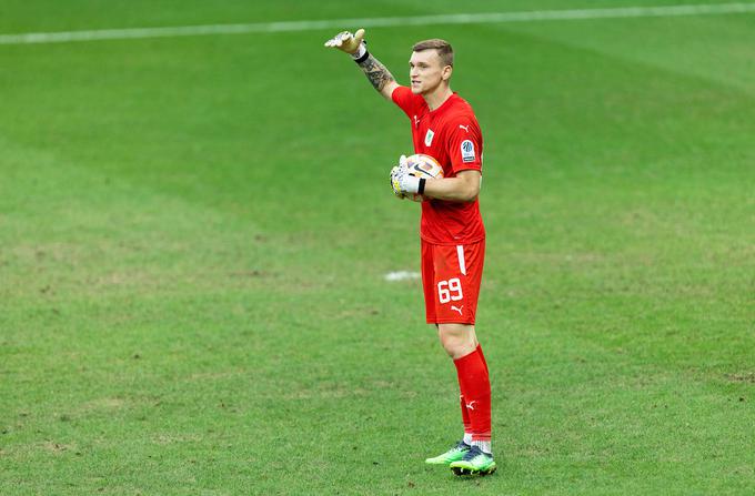 V prvi ligi je zbral sedem nastopov, a se njegova mreža ni zatresla niti enkrat. Branil je na dvobojih proti Celju (2:0 v gosteh, še v prejšnji sezoni), Muri (2:0 doma), Taboru (1:0 v gosteh), Bravu (1:0 doma), Mariboru (2:0 v gosteh), Gorici (2:0 doma) in Kopru (2:0 v gosteh). | Foto: Vid Ponikvar