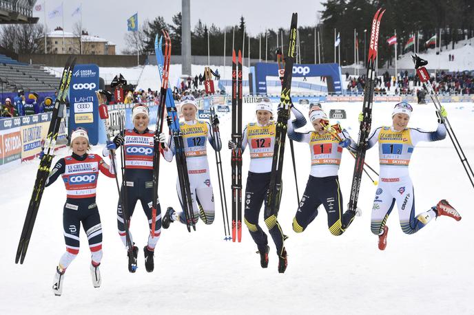 Lahti teki | Zmagali sta Švedinji Ida Igemarsdotter in Maja Dahlqvist, ki sta bili dve sekundi hitrejši od Norvežank, tretje mesto je zasedla druga švedska ekipa. | Foto Reuters