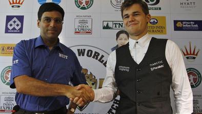 Anand in Carlsen remizirala v uvodni partiji