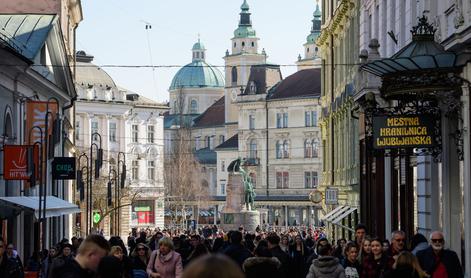 Na protivojnem shodu v Ljubljani nekaj sto protestnikov