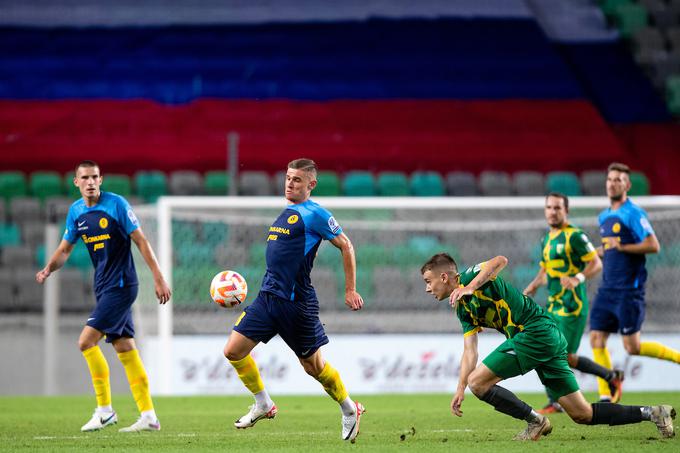 Luka Bobičanec podobno kot trener Albert Riera ni bil zadovoljen s tistim, kar so Celjani pokazali v prvem polčasu. V nadaljevanju je bilo bolje. | Foto: Matic Klanšek Velej/Sportida