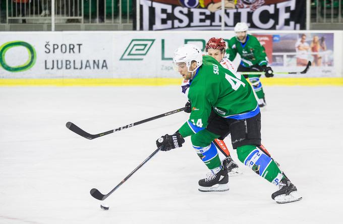 Olimpija je po treh porazih zmagala. V zadnji tretjini so zmaji nabrali kar 12 kazenskih minut, a je obramba na čelu z Robertom Kristanom v tem delu klonila le enkrat in slavila s 4:2. | Foto: Vid Ponikvar