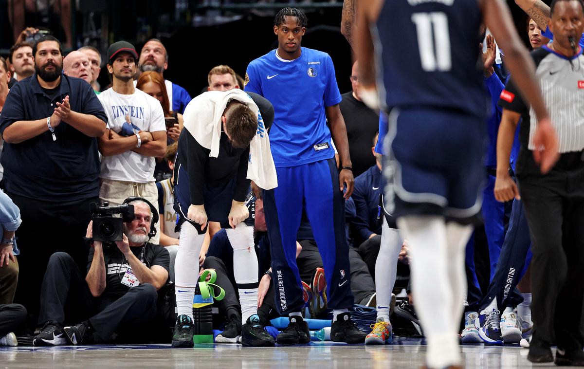 Luka Dončić | Luka Dončić je tretjo tekmo končal predčasno. | Foto Reuters