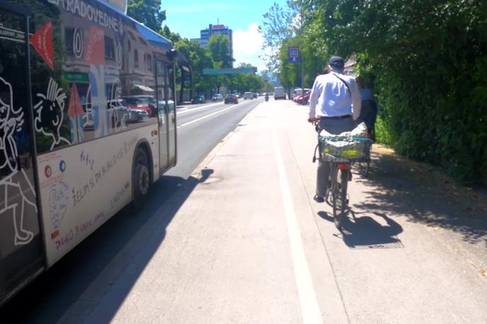 kolesarjenje Ljubljana | Kolesarji sobivajo s pešci in tudi drugimi vozili. Njihove steze so pogosto zelo ozke. | Foto Gregor Pavšič