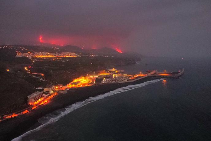 La Palma vulkan | La Palma je eden od otokov v Kanarskem otočju. Otok je sicer turistično precej manj razvit kot Tenerife ali Gran Canaria, glavna gospodarska dejavnost je pridelava banan. | Foto Reuters