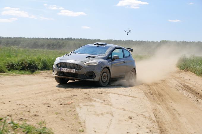 Zasada bo v Keniji vozil ford fiesto rally3, to je avtomobil s štirikolesnim pogonom.
 | Foto: Red Bull