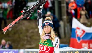 Shiffrinova na vrhu brez klasične družbe