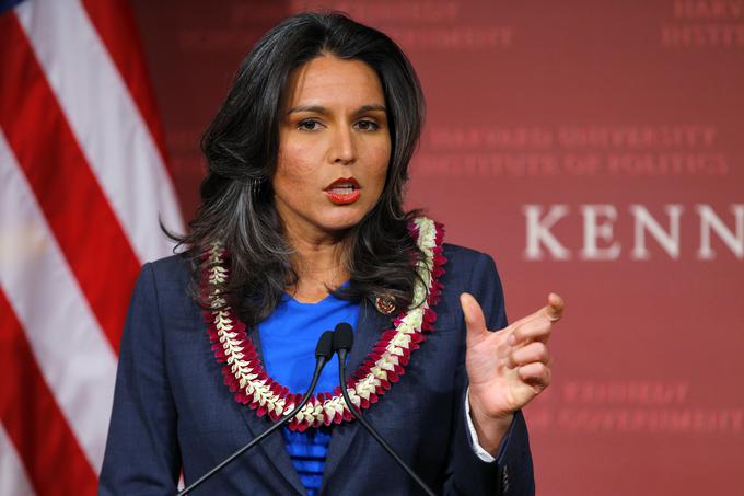 Kongresnica s Havajev Tulsi Gabbard, ki v nasprotju s številnimi demokratskimi kongresniki ni bila navdušena nad napadom na Sirijo, je tudi veteranka iraške vojne. | Foto: Reuters