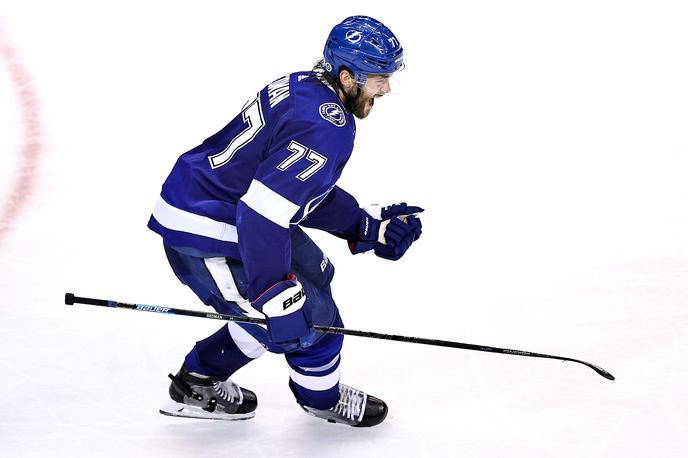 Victor Hedman | Victor Hedman je odločil zmagovalca na petem dvoboju med Tampo in Bostonom. | Foto Guliver/Getty Images