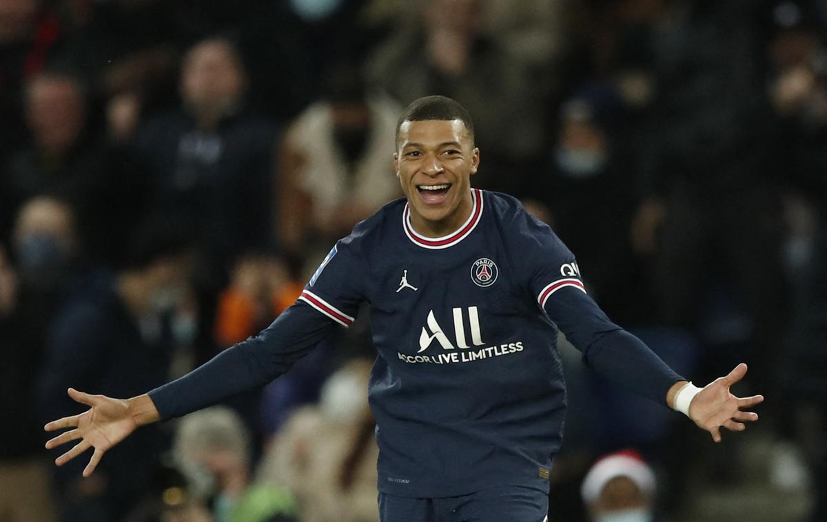 Kylian Mbappe | Kylian Mbappe naj bi odločitev o klubski prihodnosti obelodanil ta konec tedna, najverjetneje v nedeljo. | Foto Reuters