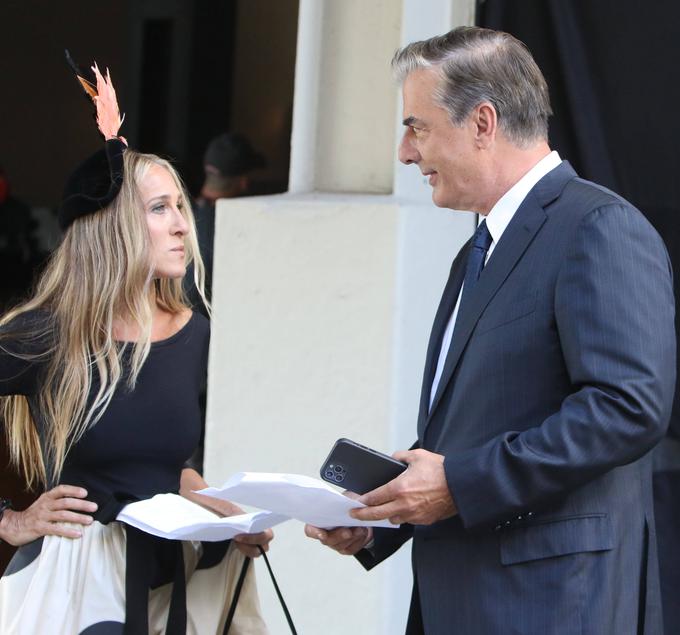 Sarah Jessica Parker in Chris Noth med snemanjem serije In kot bi mignil. | Foto: Guliverimage/Imago Lifestyle