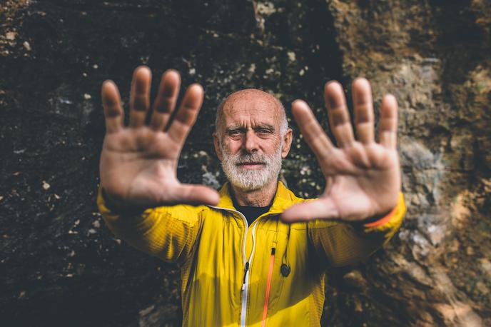 Andrej Štremfelj | Andrej Štremfelj je ljubezen do gora in življenjske zgodbe, povezane z njimi, opisal v avtobiografiji z naslovom Kristali sreče.  | Foto Grega Valančič/Sportida