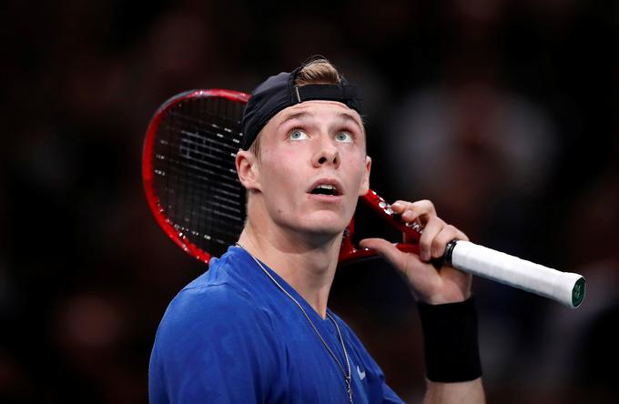 Denis Shapovalov ni bil dorasel tekmec Novaku Đokoviću. | Foto: Reuters