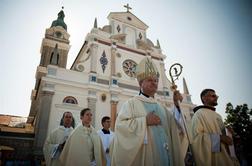 Foto in video: Ob velikem šmarnu odmevala nedavna odstopa nadškofov