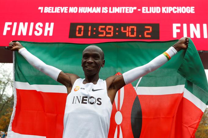 Eliud Kipchoge je na Dunaju postavil rekord, o katerem so sanjali vsi predhodniki, ki jih je v življenju gnala želja po postavljanju novih mejnikov v maratonu.  | Foto: Reuters