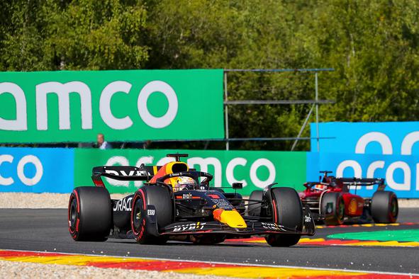 Bizaren pripetljaj, kako je Verstappen pokvaril dirko Leclercu