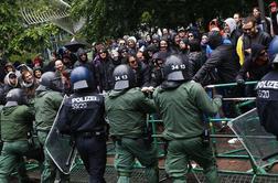 "Vojno stanje" pred ECB: 2.500 demonstrantov v Frankfurtu