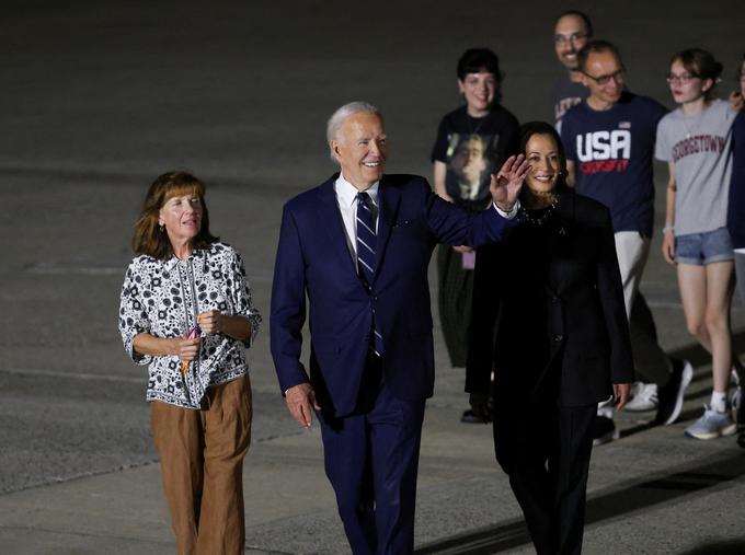 Ameriški predsednik je izpostavil tudi pomen tega dne za družine, ki so bile ločene od svojih bližnjih. | Foto: Reuters