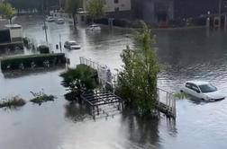 Ulice Barcelone se spreminjajo v reke, poplavljeno letališče, izdano oranžno opozorilo #video