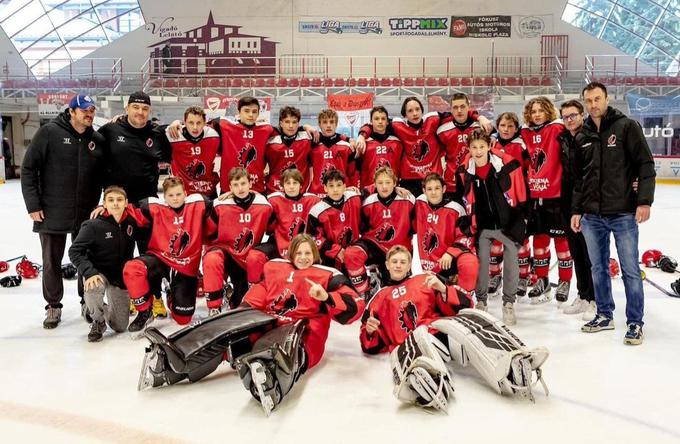 "Želim, da se fantje zaljubijo v hokej, da radi prihajajo na treninge. Na nek način si odgovoren za to, ali bodo sploh ostali v tem športu." | Foto: Instagram HD Jesenice Mladi