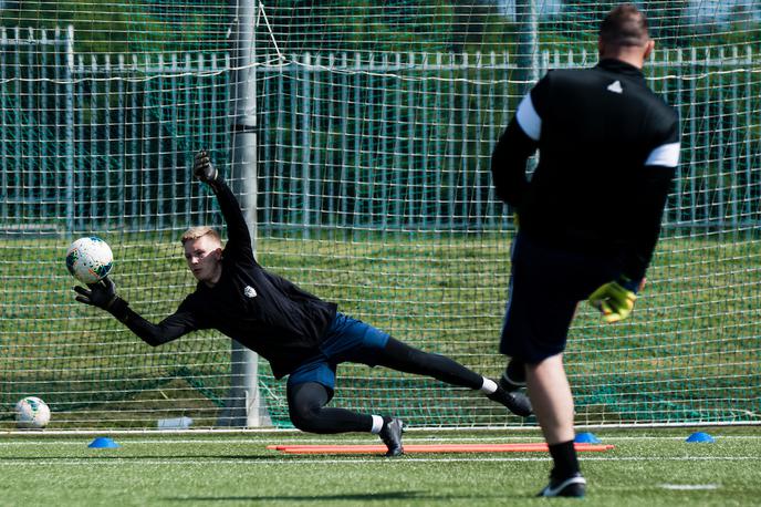 NK Triglav trening | Večina slovenskih nogometnih klubov, ki nastopajo v PLTS, so se v zadnjih dneh začeli pripravljati na nadaljevanje sezone, ki datumsko še ni točno določeno. | Foto Grega Valančič / Sportida