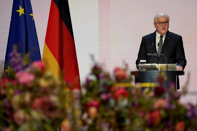 Frank-Walter Steinmeier | "Vsi, tudi politika, smo se morali učiti, smo napredovali. Kjer so bile napake ali zamude, moramo popraviti. A ne danes," je izpostavil nemški predsednik Frank-Walter Steinmeier. | Foto Reuters