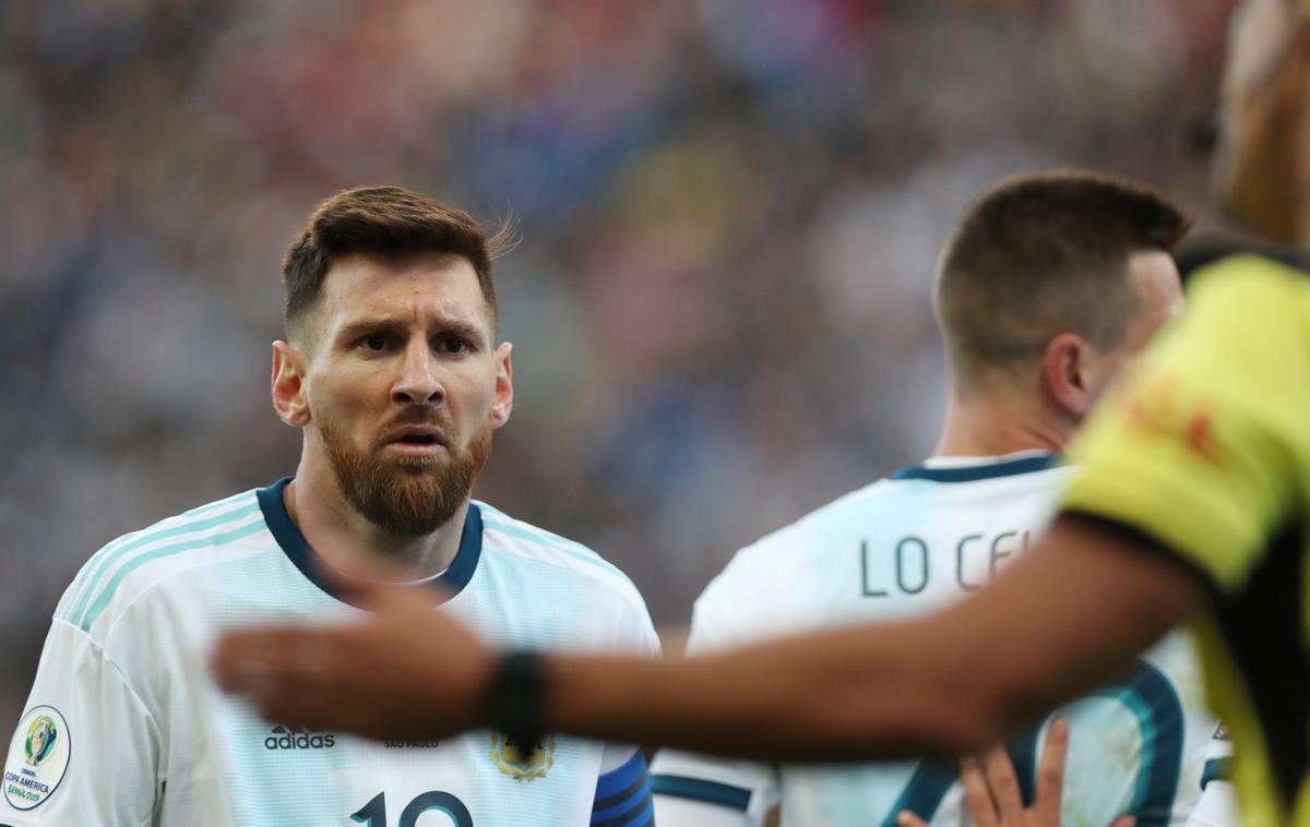 Lionel Messi | Lionel Messi ni mogel verjeti, da je prejel rdeč karton. | Foto Reuters