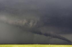 V Oklahomi se nadaljuje iskanje preživelih v tornadu (VIDEO)