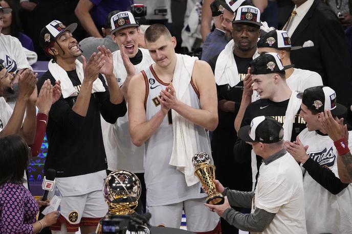 Denver Nuggets Vlatko Čančar | Vlatko Čančar (na fotografiji za Nikolo Jokićem) ob veselju Denverja. | Foto Guliverimage