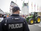 Protestni shod Sindikata kmetov Slovenije. Traktor, kmet, protest.