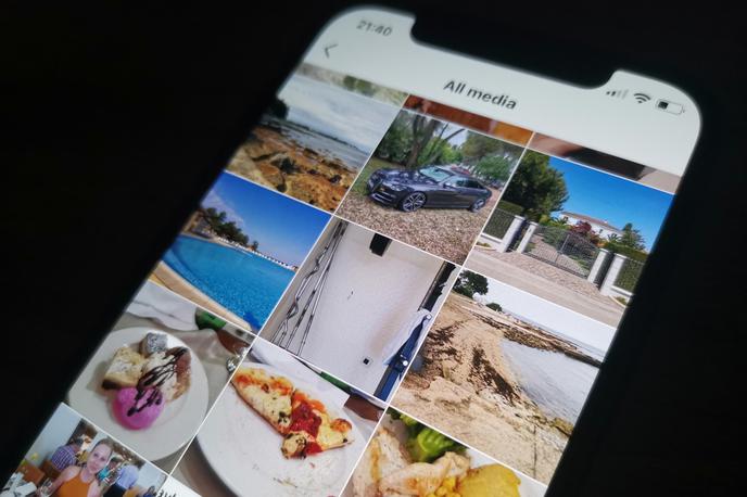 Fotografije Messenger Instagram | Onemogočen dostop do fotografij, ki so jih delili v pogovor z drugo osebo, je najbolj razhudil uporabnike Instagrama, saj tako rekoč niso več imeli praktičnega načina, da bi hitro našli fotografije ali videoposnetke, ki so jih sogovorniku poslali pred časom (edina alternativa je bilo tako imenovano "skrolanje" do sporočila, ki je vsebovalo želeni posnetek, kar pa bi lahko pri bolj zgovornih uporabnikih trajalo tudi več ur). Na Messengerju medtem obstaja alternativa, saj je bilo do deljenih vsebin še vedno mogoče dostopati prek spletne strani Facebook na osebnem računalniku, kar pa po drugi strani tudi pomeni, da fotografij ni bilo mogoče najti, če pri tega pri roki ni bilo (razen seveda z neskončnim "skrolanjem" navzgor). | Foto Matic Tomšič